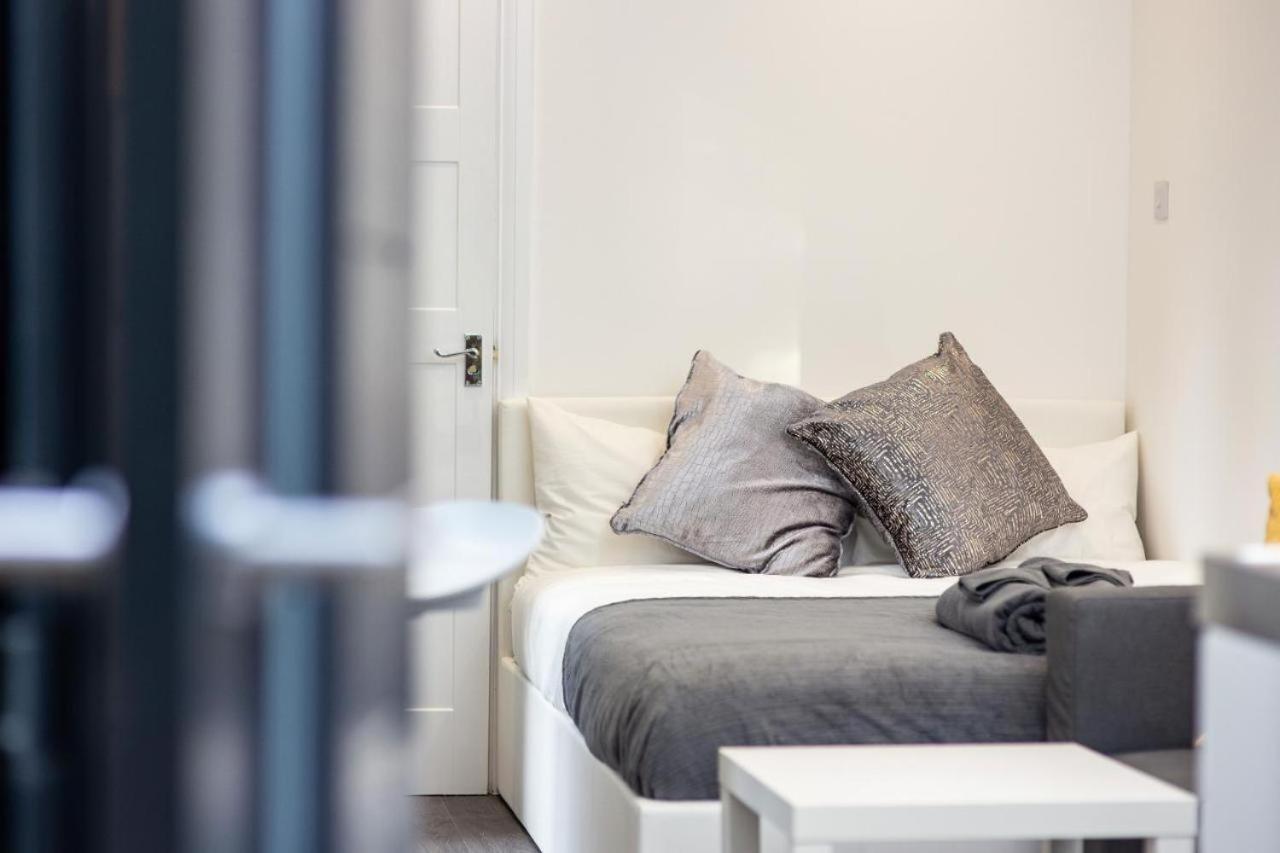 A Unique Experience In A Converted Shipping Containers, Glamness Is Adults Only Инвернесс Экстерьер фото